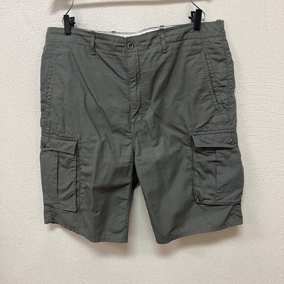 Men's Levi's Gray Cargo Shorts Size W38 - Picture 1 of 9